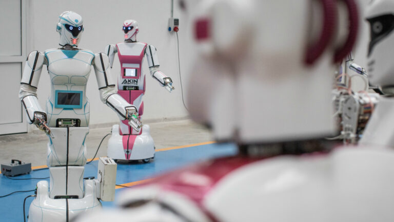 Home 13 What’s The Future Of Robotics In The Fashion Industry?